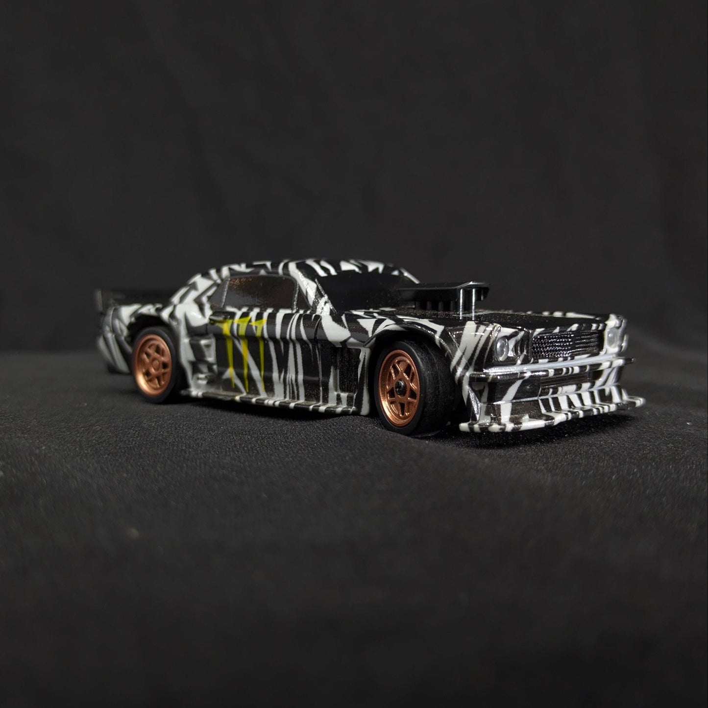 BeingBoys Mustang Hoonicorn desktop drift RC car front view, RC car Chennai India.