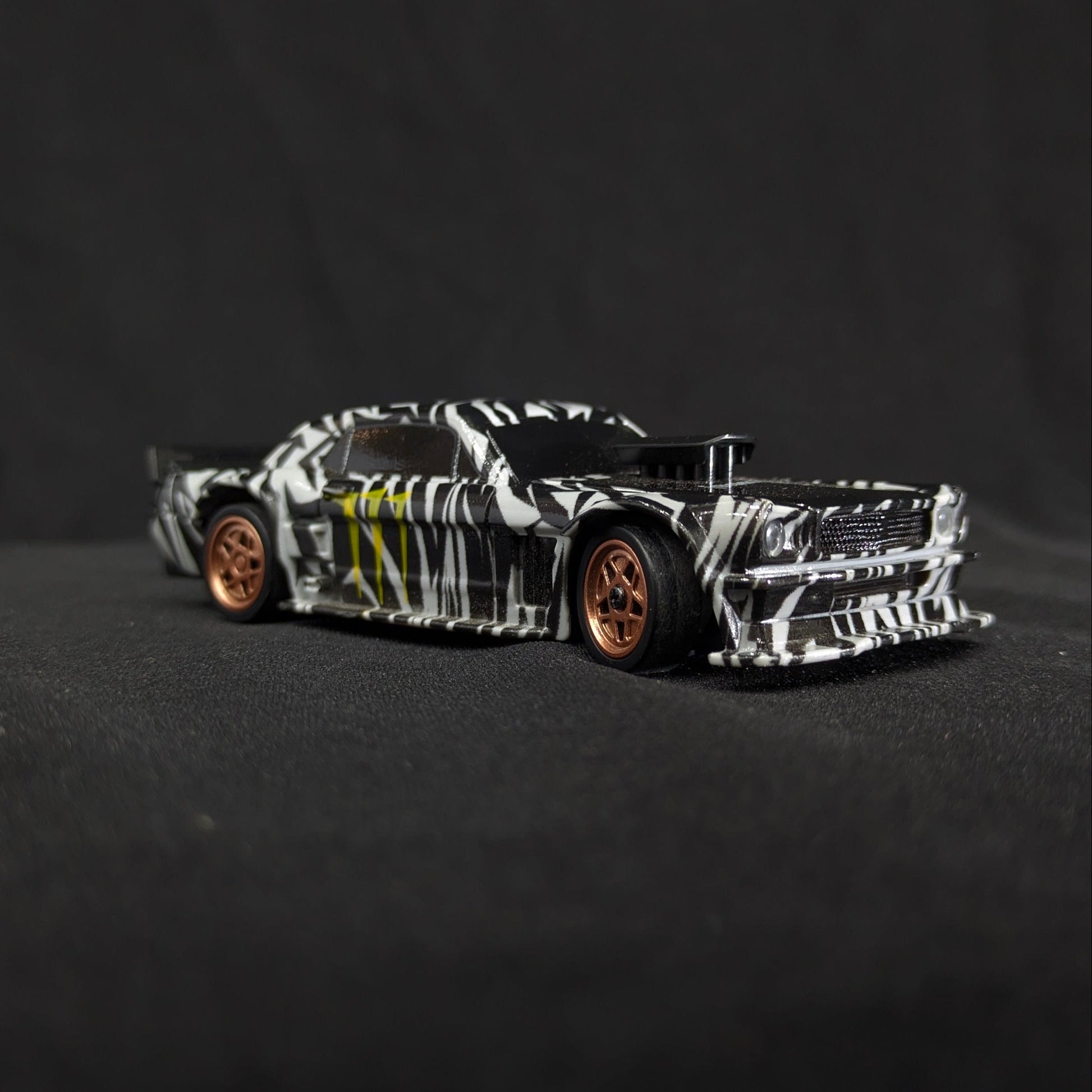 BeingBoys Mustang Hoonicorn desktop drift RC car front view, RC car Chennai India.